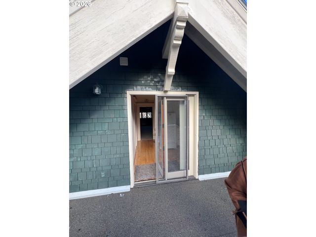 2936 Se TAYLOR St, Portland, OR 97214