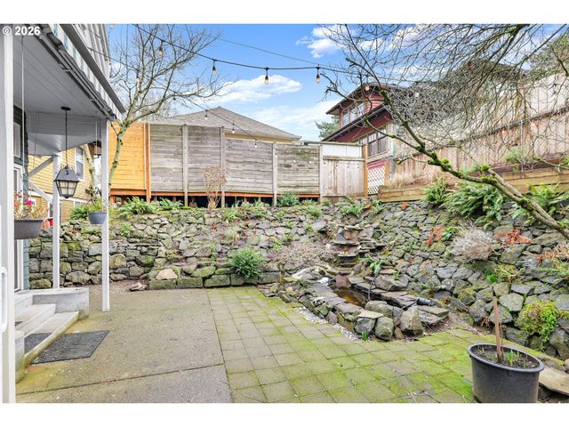 2936 Se TAYLOR St, Portland, OR 97214