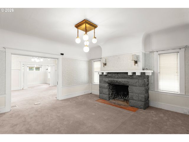 2936 Se TAYLOR St, Portland, OR 97214