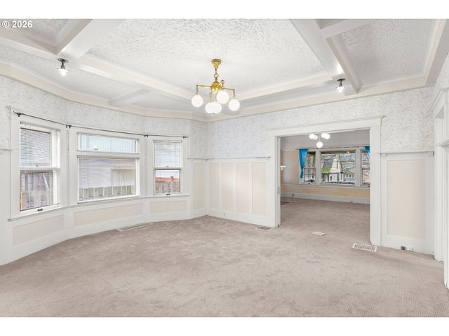 2936 Se TAYLOR St, Portland, OR 97214