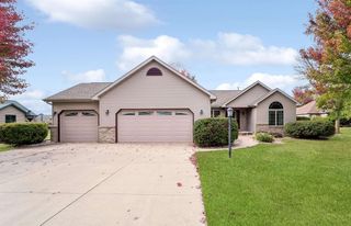 N7981 CARRIAGE COURT, Sherwood, WI 54169