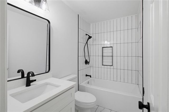 230 Pinebridge Court, Johns Creek, GA 30022