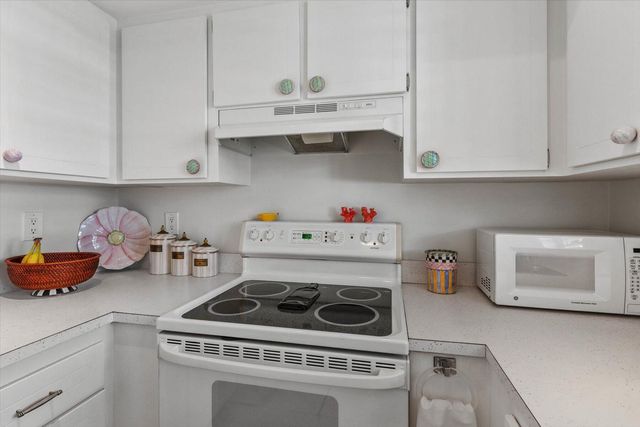 2929 SE Ocean Boulevard 115-7, Stuart, FL 34996