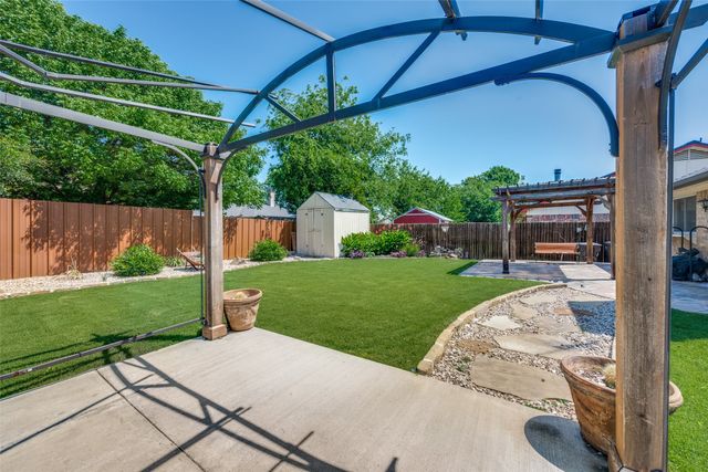 1808 Willow Vale Drive, Fort Worth, TX 76134