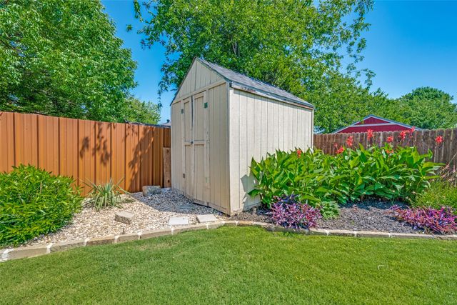 1808 Willow Vale Drive, Fort Worth, TX 76134