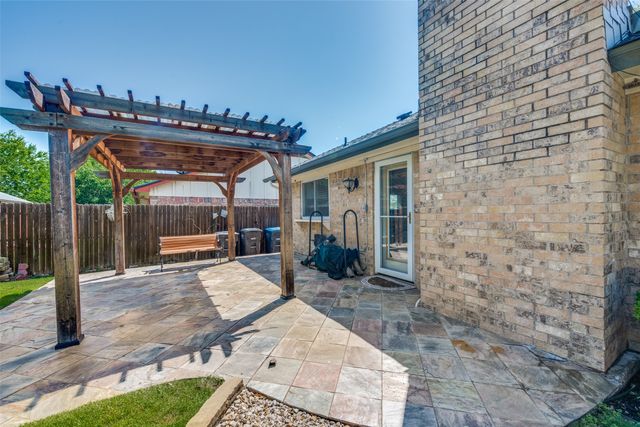 1808 Willow Vale Drive, Fort Worth, TX 76134