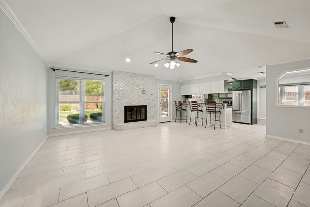 1808 Willow Vale Drive, Fort Worth, TX 76134
