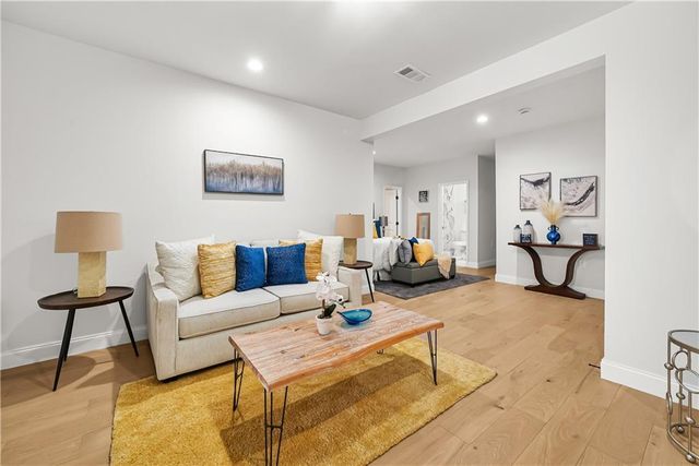 5705 Registry Oaks SE Lane, Mableton, GA 30126