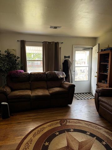 500 9th Avenue, Canyon, TX 79015