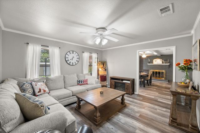1409 Sundale Street, Ennis, TX 75119