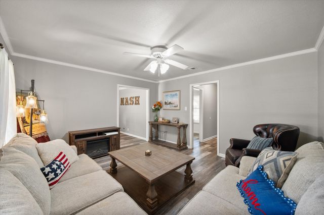 1409 Sundale Street, Ennis, TX 75119