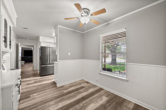 1409 Sundale Street, Ennis, TX 75119