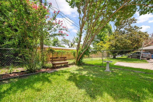 1409 Sundale Street, Ennis, TX 75119
