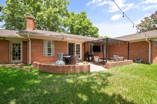 1409 Sundale Street, Ennis, TX 75119