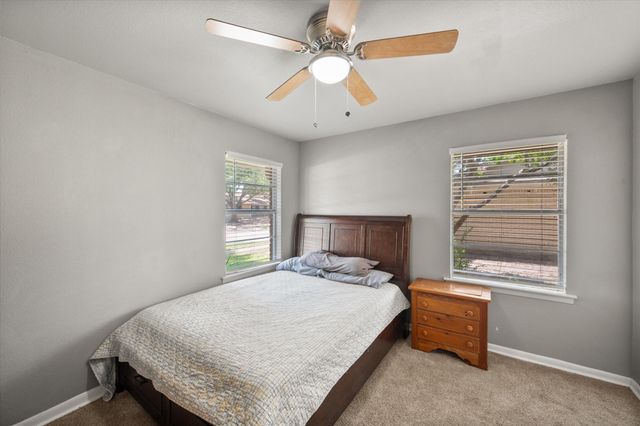1409 Sundale Street, Ennis, TX 75119