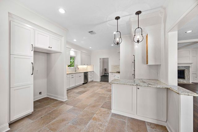 15742 Walkwood Drive, Houston, TX 77079