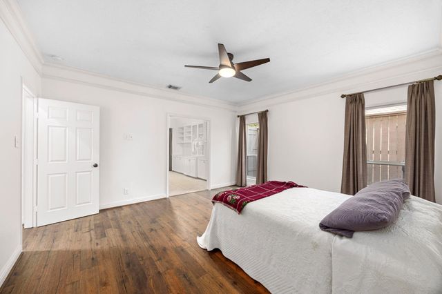 15742 Walkwood Drive, Houston, TX 77079