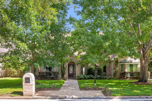 15742 Walkwood Drive, Houston, TX 77079