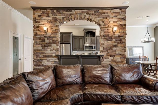 1108 Lanie Lane, Moore, OK 73160