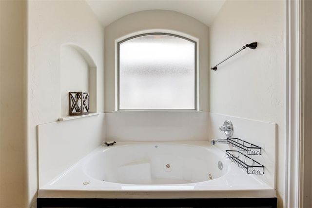 1108 Lanie Lane, Moore, OK 73160