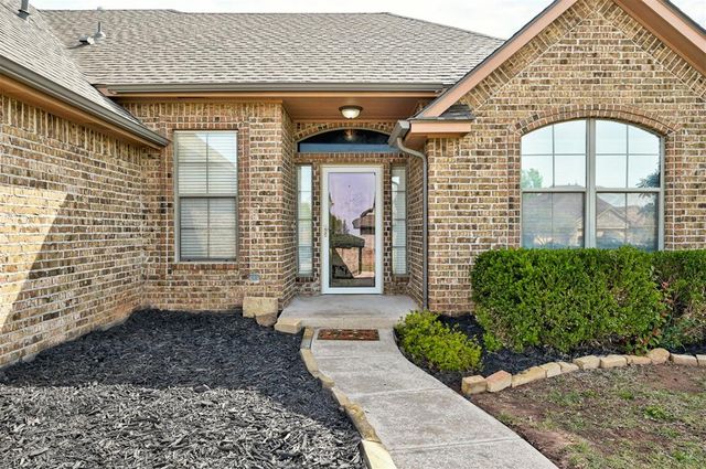 1108 Lanie Lane, Moore, OK 73160