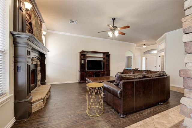 1108 Lanie Lane, Moore, OK 73160