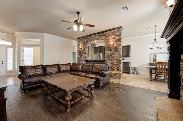 1108 Lanie Lane, Moore, OK 73160