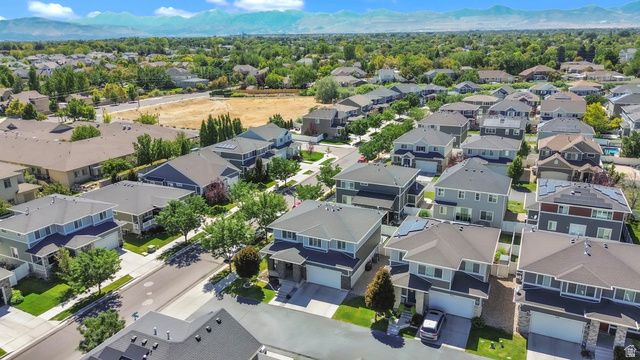 9732 S CALDERA LN, South Jordan, UT 84095