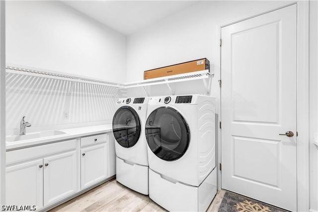 8911 Cappello CT, Naples, FL 34119