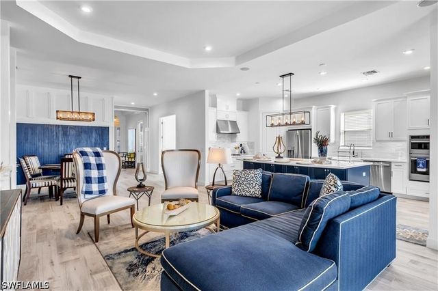 8911 Cappello CT, Naples, FL 34119