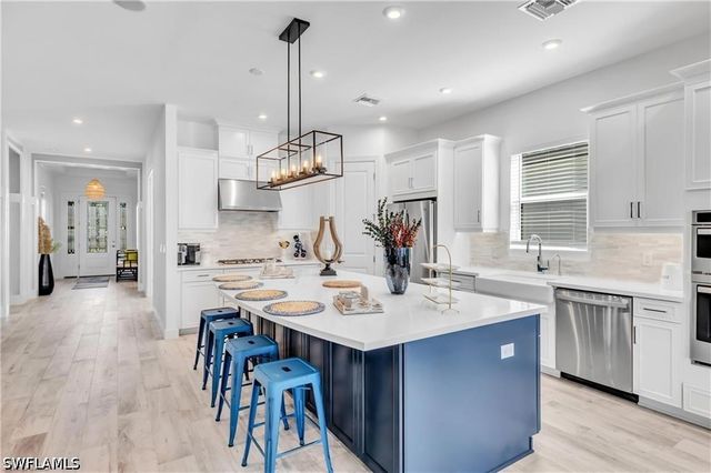 8911 Cappello CT, Naples, FL 34119