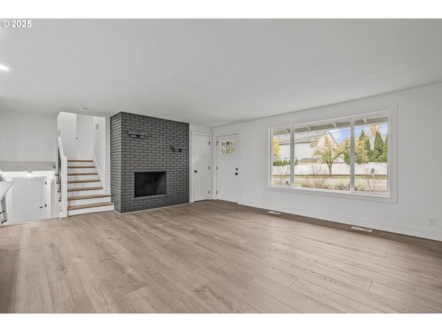 19446 MEYERS Rd, Oregon City, OR 97045