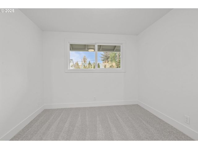 19446 MEYERS Rd, Oregon City, OR 97045