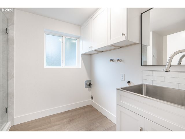 19446 MEYERS Rd, Oregon City, OR 97045