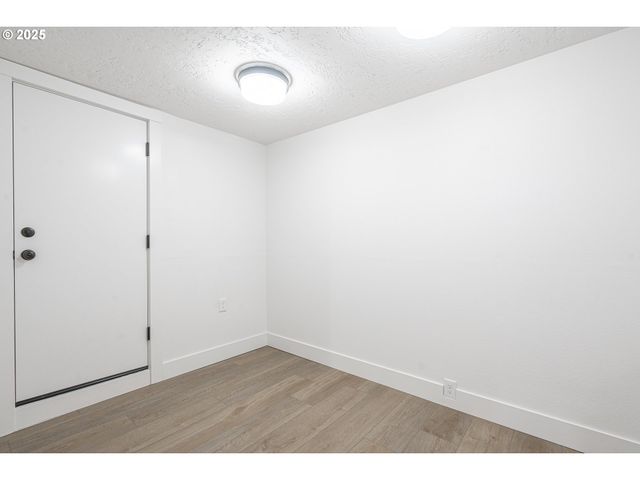 19446 MEYERS Rd, Oregon City, OR 97045