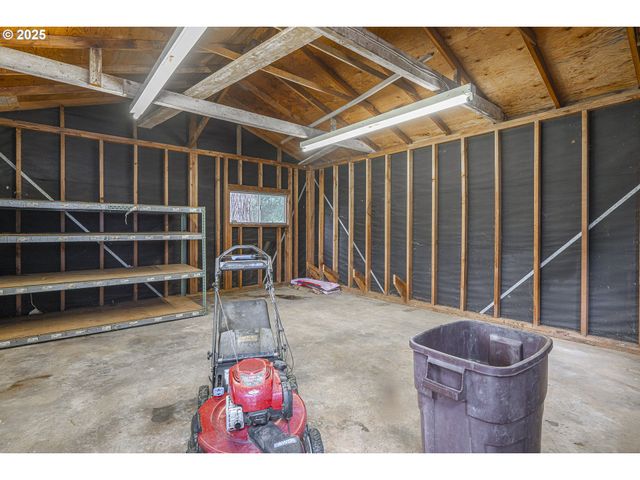 19446 MEYERS Rd, Oregon City, OR 97045