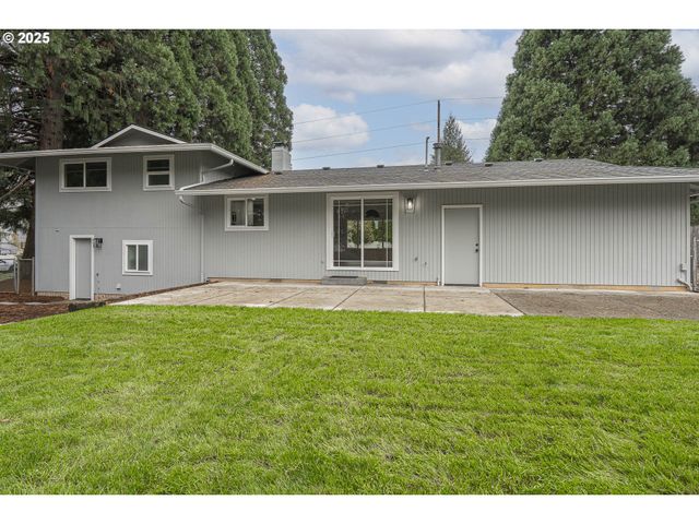 19446 MEYERS Rd, Oregon City, OR 97045