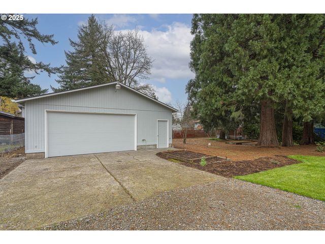 19446 MEYERS Rd, Oregon City, OR 97045