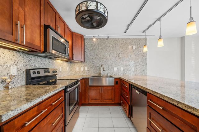 1228 West Ave 604, Miami Beach, FL 33139