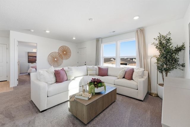 825 Steptoe View Ln, Cheney, WA 99004