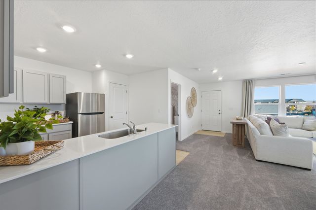 825 Steptoe View Ln, Cheney, WA 99004