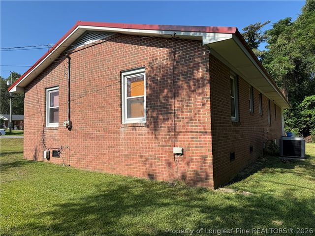 3266 Sandhill Drive, Fayetteville, NC 28306