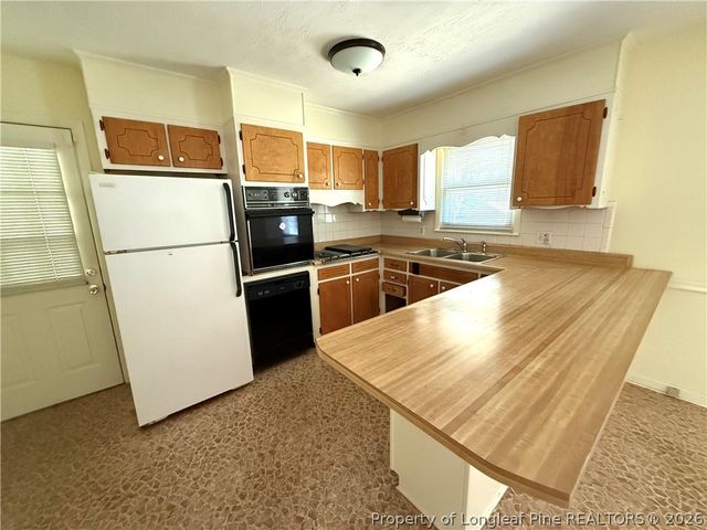3266 Sandhill Drive, Fayetteville, NC 28306