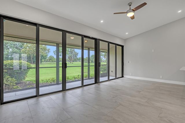 132 Old Meadow Way, Palm Beach Gardens, FL 33418