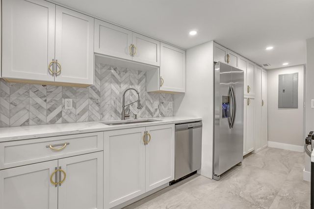 132 Old Meadow Way, Palm Beach Gardens, FL 33418
