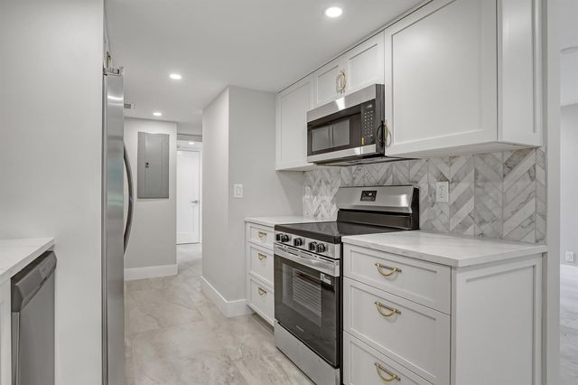 132 Old Meadow Way, Palm Beach Gardens, FL 33418