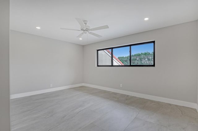 132 Old Meadow Way, Palm Beach Gardens, FL 33418