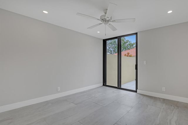 132 Old Meadow Way, Palm Beach Gardens, FL 33418