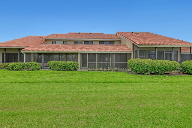 132 Old Meadow Way, Palm Beach Gardens, FL 33418