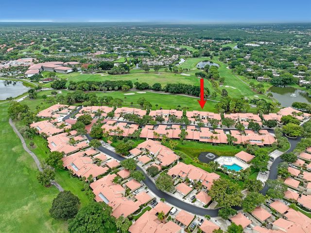 132 Old Meadow Way, Palm Beach Gardens, FL 33418
